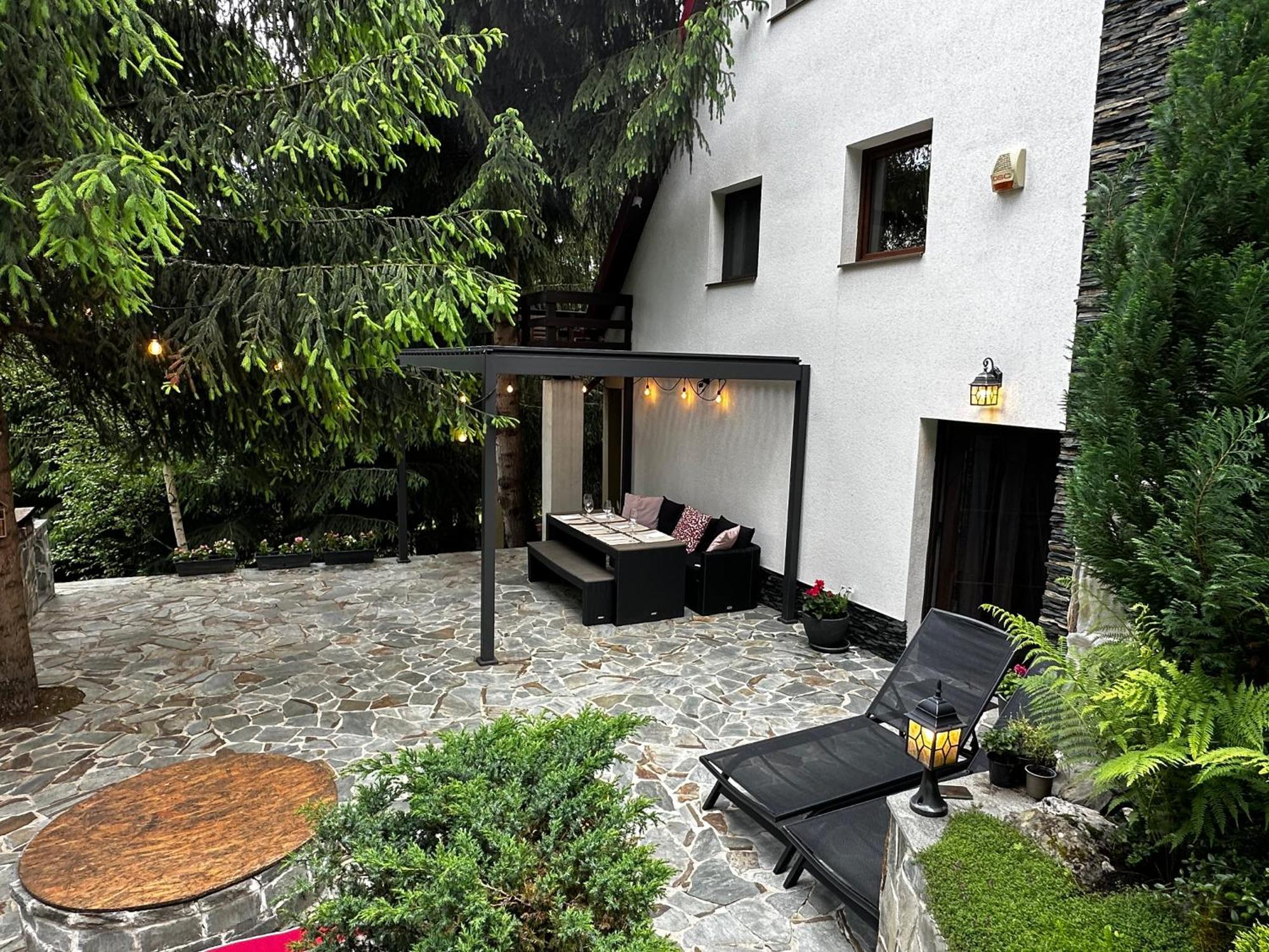Mountain Chalet - Cabana La Muntele Baisorii Muntele Cacovei  Экстерьер фото