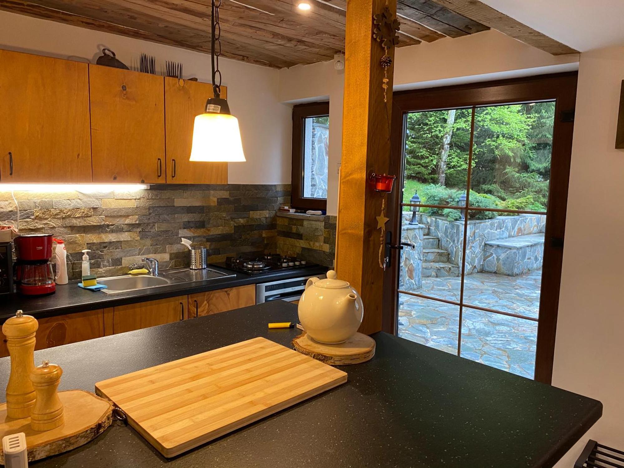 Mountain Chalet - Cabana La Muntele Baisorii Muntele Cacovei  Экстерьер фото